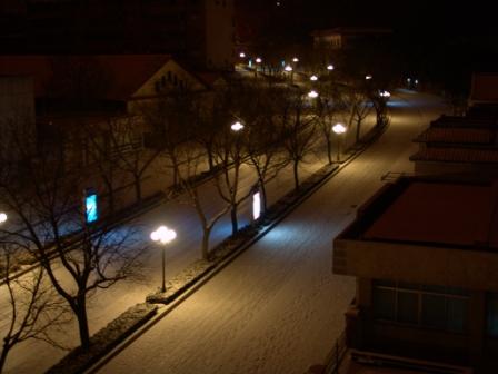 窗外下雪的夜晚