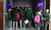 “探秘”气象局