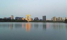 阅读四季天井湖