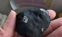 我愿做一颗小小的石头