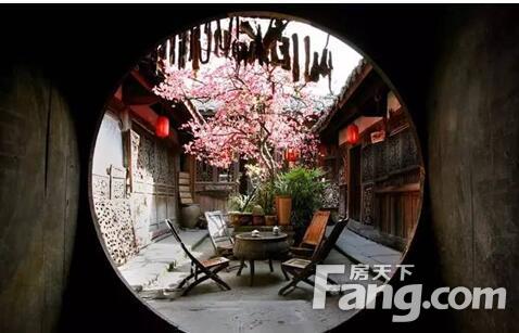 院子深深地埋在时间里