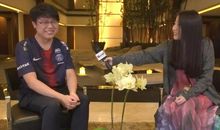 不一样的一次采访