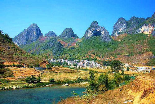 美丽桥南面的山川之地