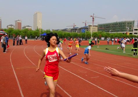 他在运动会上