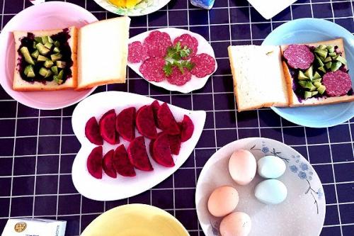 在我们家吃早餐