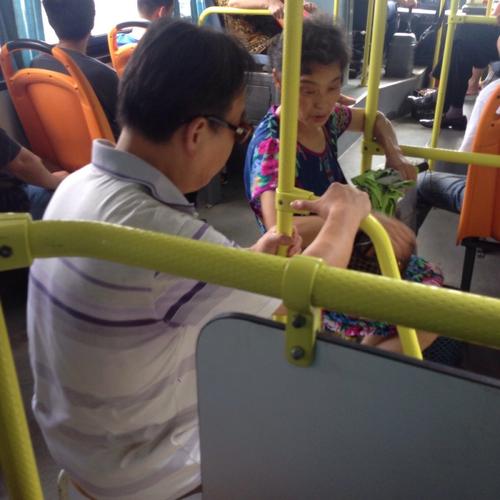 第一次乘坐巴士