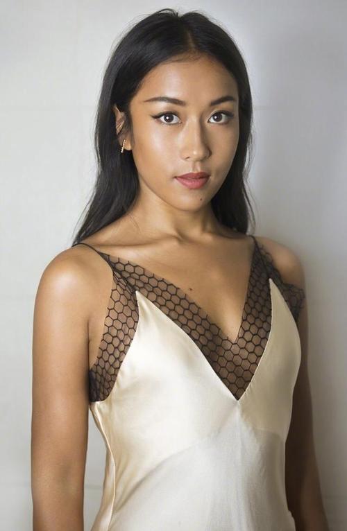 她的美丽