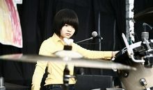 文静与疯狂并存的她