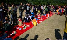 参加跳蚤市场活动