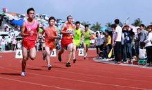 运动会上的奔跑