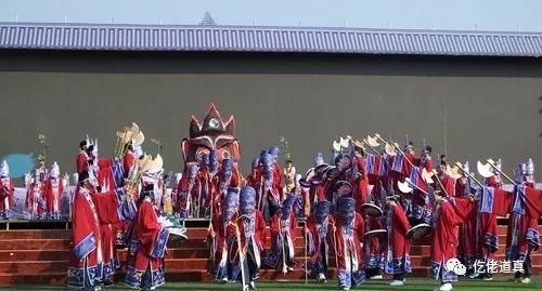 进行戏剧表演的彩排