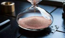 用时间的沙漏诠释母爱