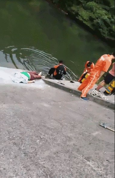 十六岁更悲伤