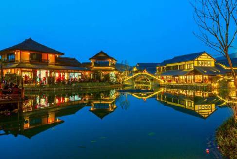 年华湾夜游
