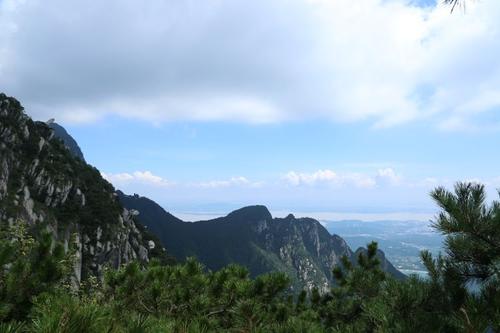 庐山岩