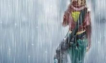 那一抹疲倦的背影