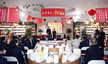 徜徉在书的世界里