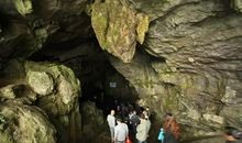 神奇而又美丽的波月洞