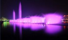 美丽的水上喷泉