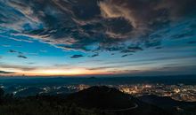 我的天空没有苍白