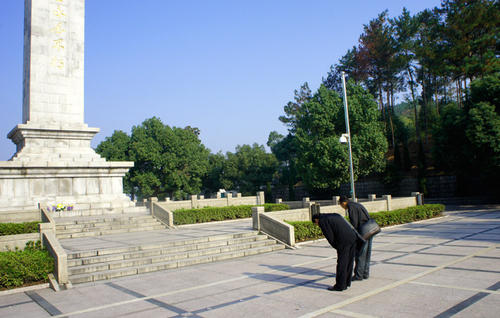 梁农兴
