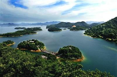 游览庐山西海湿地公园