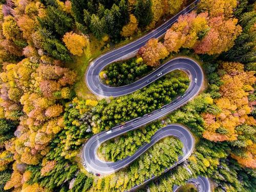 弯曲的路