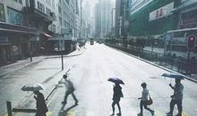 我站在斑马线上看行人匆匆