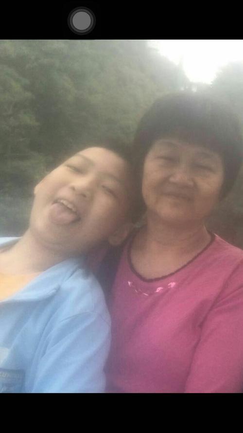 一把蓝色的雨伞滋润我的心