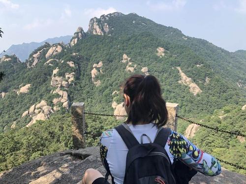 邓华泰