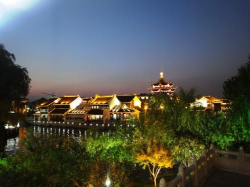 秋天的夜景