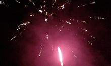 吃年夜饭放响烟花