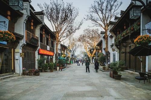 留在我心水亭街最深的地方