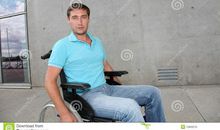 读《轮椅上的那个年轻人，起身走了》有感