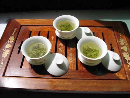 葡萄酒和茶