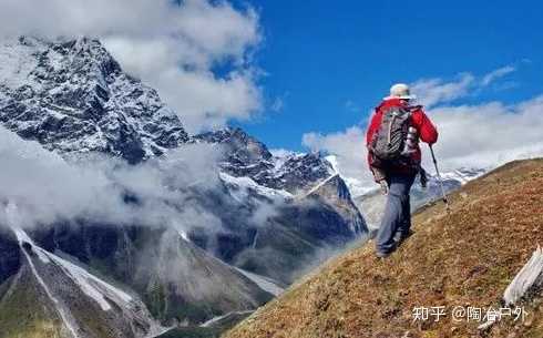 爬山