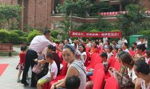 参加有趣的小区活动