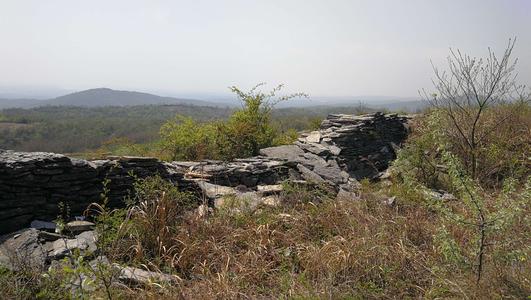 游览兴山楚长城