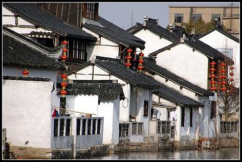 白墙黑瓦