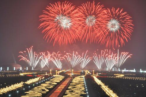 烟花从锅里飞出来