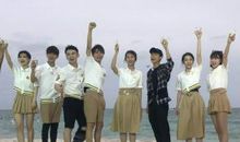 一个肩膀的距离