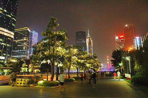 夜幕下的文化广场