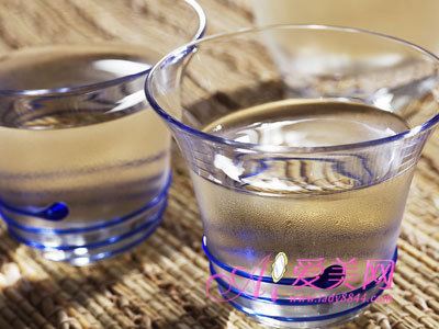 一杯温水