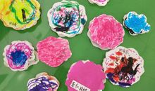 中秋月圆圆，月饼甜又甜