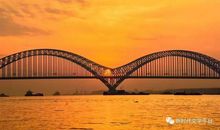 让我们架起友谊之桥