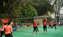 让快乐伴我们前行