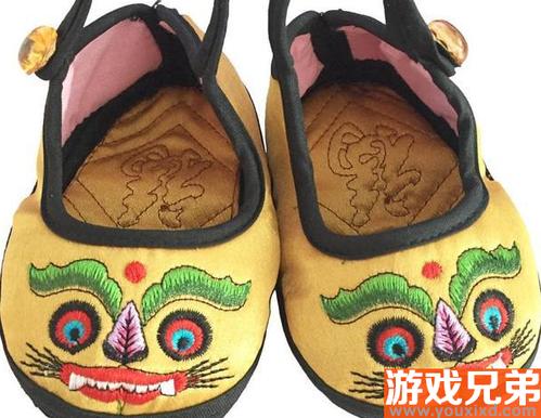 奶奶的拖鞋