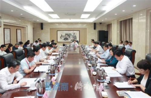 给学校秘书长的论文样本