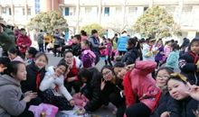 献爱心义卖活动