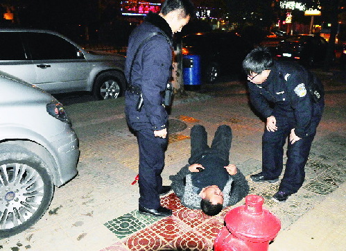 他喝醉了